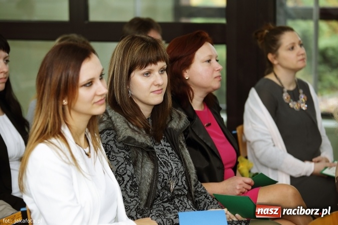 Zdjęcie w galerii na portalu naszraciborz.pl: W szkole na Ostrogu spotkanie pokoleń wiadomości z regionu