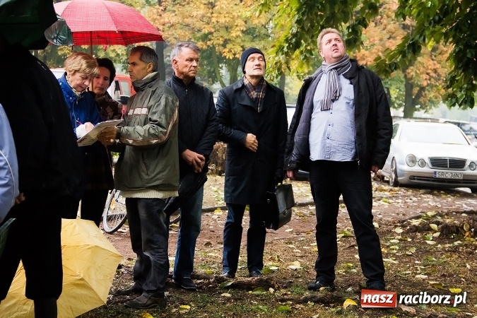 Zdjęcie w galerii na portalu naszraciborz.pl: NIE dla wycinki drzew przy Warszawskiej-Wczasowej wiadomości z regionu