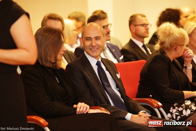 Zdjęcie w galerii na portalu naszraciborz.pl: Powiatowa oświata świętowała na zamku wiadomości z regionu