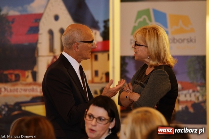 Zdjęcie w galerii na portalu naszraciborz.pl: Powiatowa oświata świętowała na zamku wiadomości z regionu