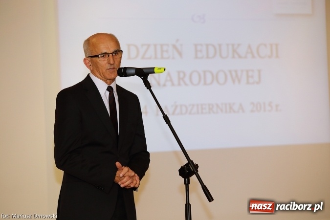 Zdjęcie w galerii na portalu naszraciborz.pl: Powiatowa oświata świętowała na zamku wiadomości z regionu