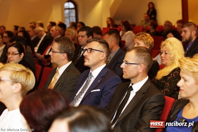 Zdjęcie w galerii na portalu naszraciborz.pl: Powiatowa oświata świętowała na zamku wiadomości z regionu