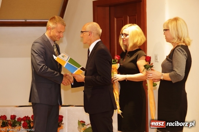 Zdjęcie w galerii na portalu naszraciborz.pl: Powiatowa oświata świętowała na zamku wiadomości z regionu