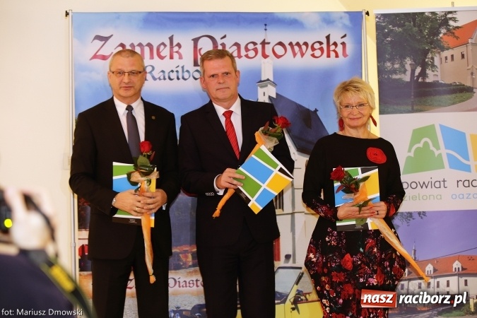 Zdjęcie w galerii na portalu naszraciborz.pl: Powiatowa oświata świętowała na zamku wiadomości z regionu