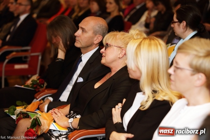 Zdjęcie w galerii na portalu naszraciborz.pl: Powiatowa oświata świętowała na zamku wiadomości z regionu