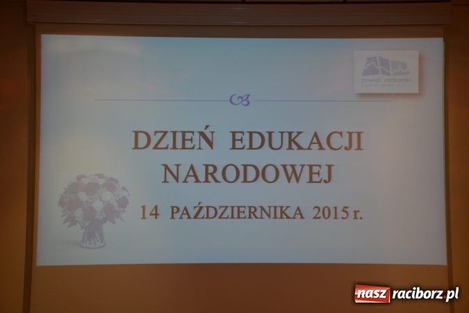 Zdjęcie w galerii na portalu naszraciborz.pl: Powiatowa oświata świętowała na zamku wiadomości z regionu