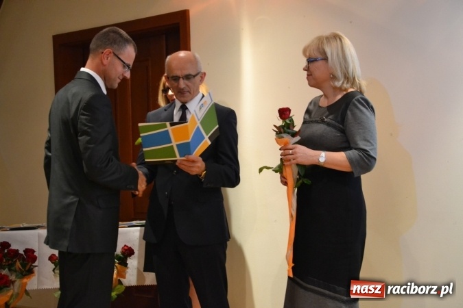 Zdjęcie w galerii na portalu naszraciborz.pl: Powiatowa oświata świętowała na zamku wiadomości z regionu