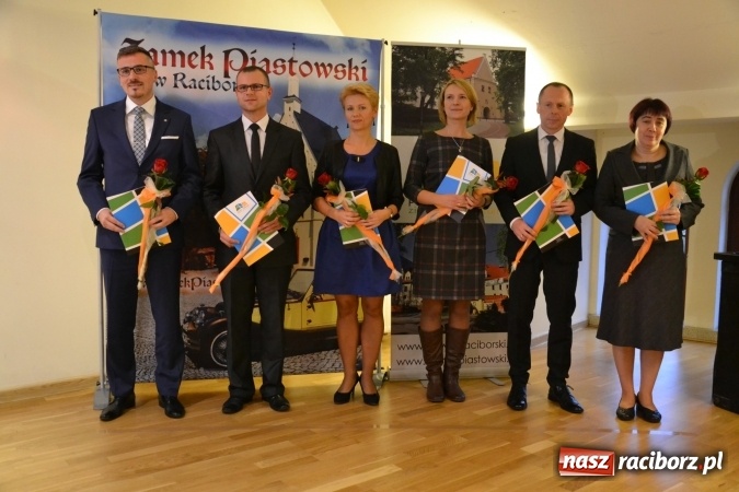 Zdjęcie w galerii na portalu naszraciborz.pl: Powiatowa oświata świętowała na zamku wiadomości z regionu