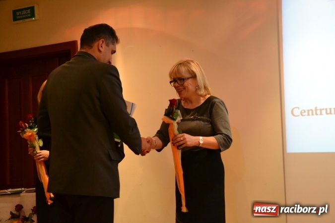 Zdjęcie w galerii na portalu naszraciborz.pl: Powiatowa oświata świętowała na zamku wiadomości z regionu