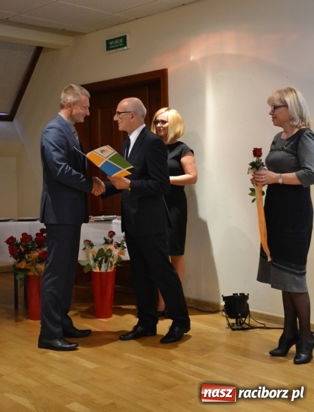 Zdjęcie w galerii na portalu naszraciborz.pl: Powiatowa oświata świętowała na zamku wiadomości z regionu