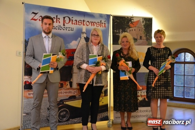 Zdjęcie w galerii na portalu naszraciborz.pl: Powiatowa oświata świętowała na zamku wiadomości z regionu