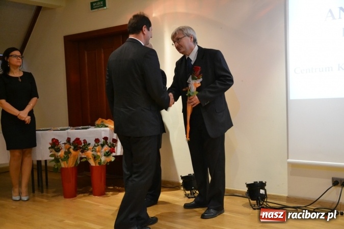 Zdjęcie w galerii na portalu naszraciborz.pl: Powiatowa oświata świętowała na zamku wiadomości z regionu