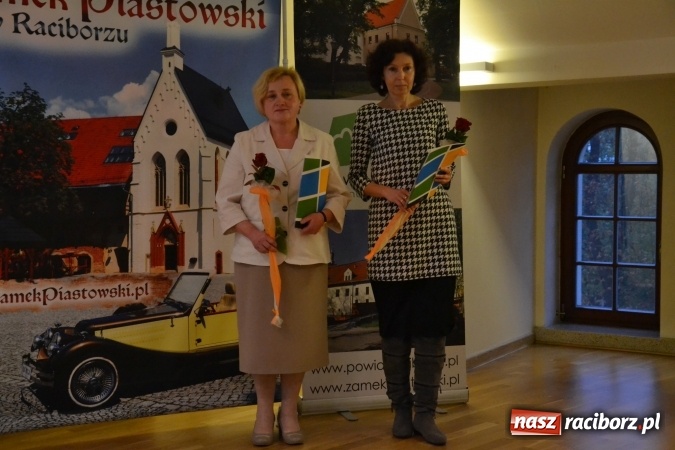 Zdjęcie w galerii na portalu naszraciborz.pl: Powiatowa oświata świętowała na zamku wiadomości z regionu