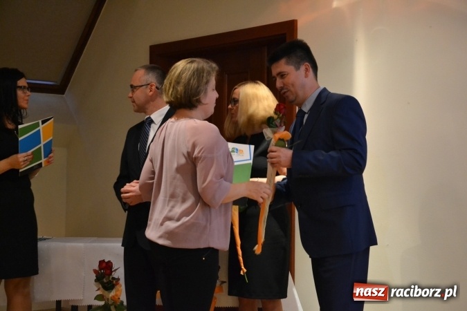 Zdjęcie w galerii na portalu naszraciborz.pl: Powiatowa oświata świętowała na zamku wiadomości z regionu