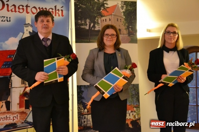 Zdjęcie w galerii na portalu naszraciborz.pl: Powiatowa oświata świętowała na zamku wiadomości z regionu