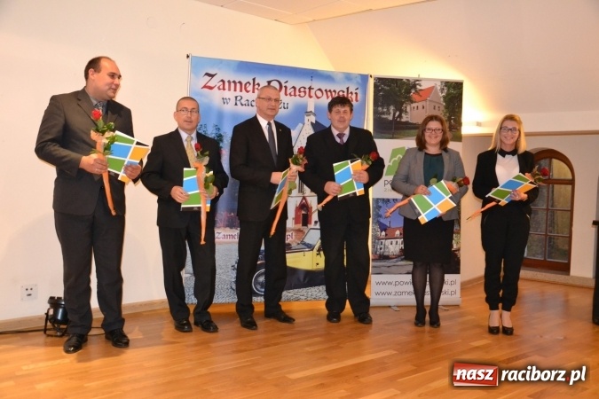 Zdjęcie w galerii na portalu naszraciborz.pl: Powiatowa oświata świętowała na zamku wiadomości z regionu