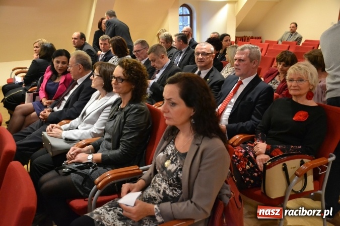 Zdjęcie w galerii na portalu naszraciborz.pl: Powiatowa oświata świętowała na zamku wiadomości z regionu