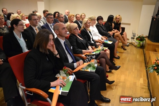 Zdjęcie w galerii na portalu naszraciborz.pl: Powiatowa oświata świętowała na zamku wiadomości z regionu