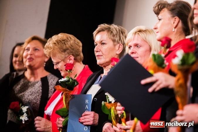 Zdjęcie w galerii na portalu naszraciborz.pl: Miejskie obchody Dnia Edukacji Narodowej w Strzesze. Wręczono nagrody prezydenta wiadomości z regionu