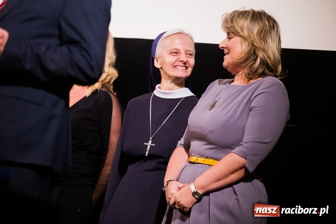 Zdjęcie w galerii na portalu naszraciborz.pl: Miejskie obchody Dnia Edukacji Narodowej w Strzesze. Wręczono nagrody prezydenta wiadomości z regionu