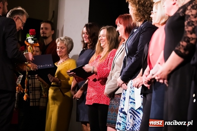 Zdjęcie w galerii na portalu naszraciborz.pl: Miejskie obchody Dnia Edukacji Narodowej w Strzesze. Wręczono nagrody prezydenta wiadomości z regionu