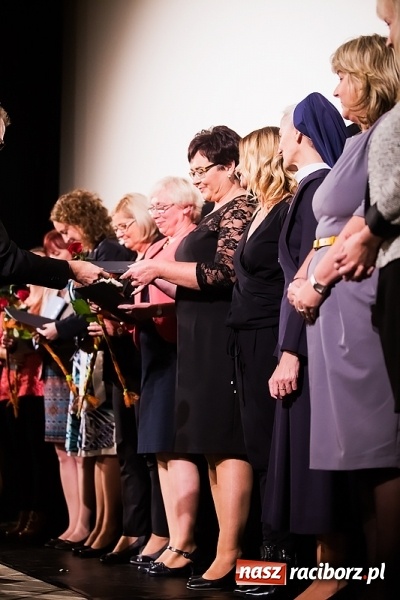 Zdjęcie w galerii na portalu naszraciborz.pl: Miejskie obchody Dnia Edukacji Narodowej w Strzesze. Wręczono nagrody prezydenta wiadomości z regionu