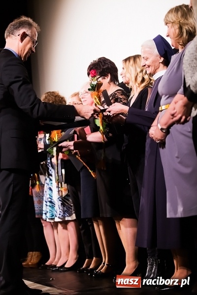 Zdjęcie w galerii na portalu naszraciborz.pl: Miejskie obchody Dnia Edukacji Narodowej w Strzesze. Wręczono nagrody prezydenta wiadomości z regionu