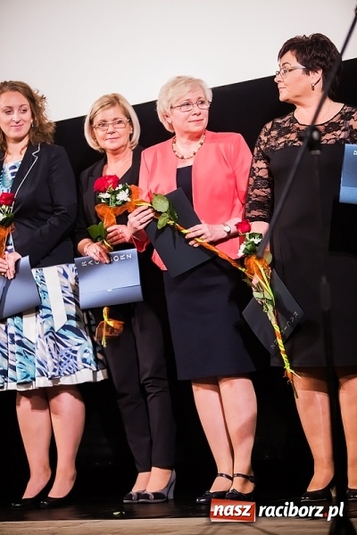 Zdjęcie w galerii na portalu naszraciborz.pl: Miejskie obchody Dnia Edukacji Narodowej w Strzesze. Wręczono nagrody prezydenta wiadomości z regionu