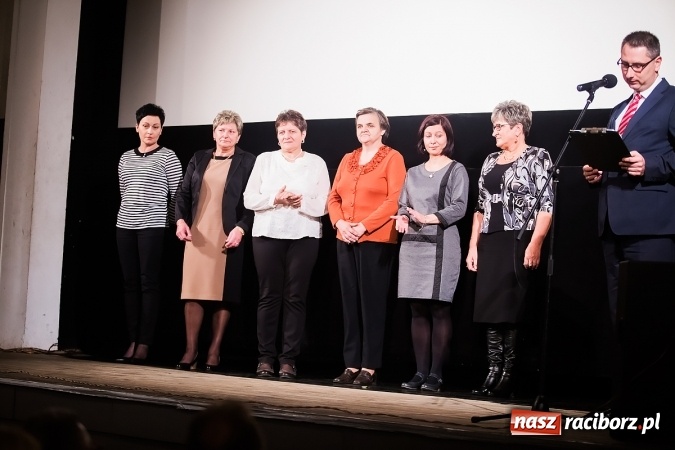 Zdjęcie w galerii na portalu naszraciborz.pl: Miejskie obchody Dnia Edukacji Narodowej w Strzesze. Wręczono nagrody prezydenta wiadomości z regionu