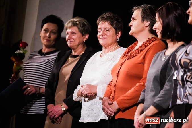 Zdjęcie w galerii na portalu naszraciborz.pl: Miejskie obchody Dnia Edukacji Narodowej w Strzesze. Wręczono nagrody prezydenta wiadomości z regionu