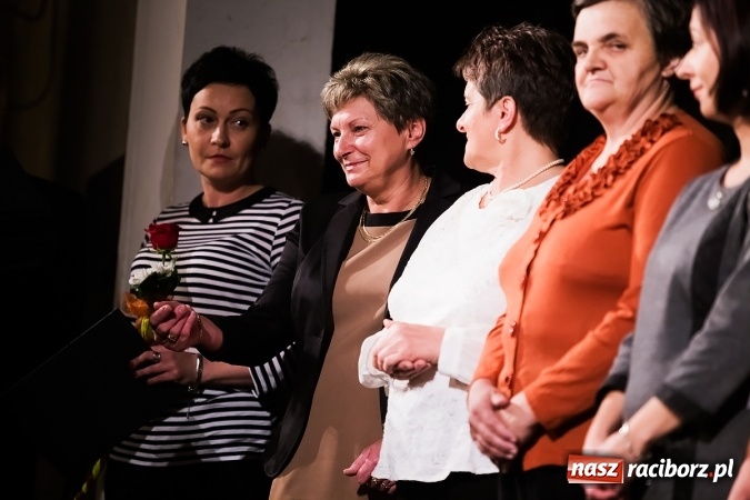 Zdjęcie w galerii na portalu naszraciborz.pl: Miejskie obchody Dnia Edukacji Narodowej w Strzesze. Wręczono nagrody prezydenta wiadomości z regionu