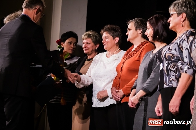 Zdjęcie w galerii na portalu naszraciborz.pl: Miejskie obchody Dnia Edukacji Narodowej w Strzesze. Wręczono nagrody prezydenta wiadomości z regionu