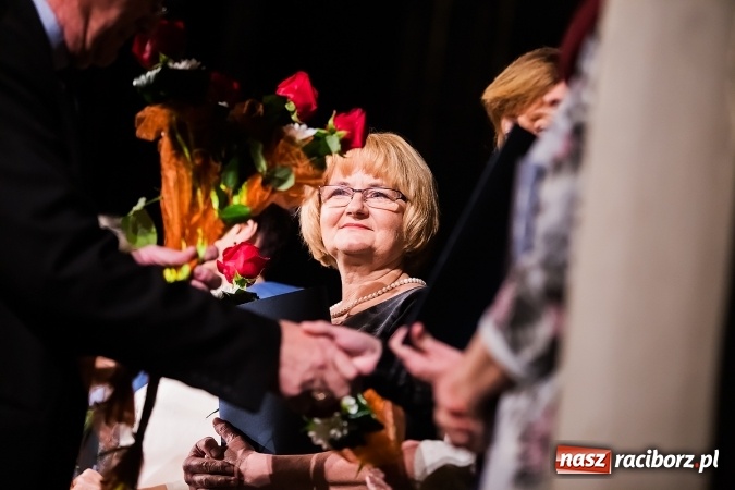 Zdjęcie w galerii na portalu naszraciborz.pl: Miejskie obchody Dnia Edukacji Narodowej w Strzesze. Wręczono nagrody prezydenta wiadomości z regionu