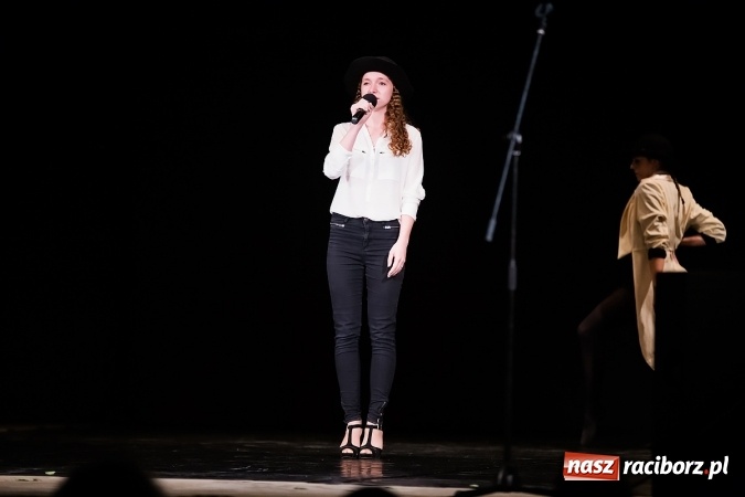 Zdjęcie w galerii na portalu naszraciborz.pl: Miejskie obchody Dnia Edukacji Narodowej w Strzesze. Wręczono nagrody prezydenta wiadomości z regionu