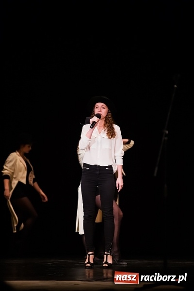 Zdjęcie w galerii na portalu naszraciborz.pl: Miejskie obchody Dnia Edukacji Narodowej w Strzesze. Wręczono nagrody prezydenta wiadomości z regionu