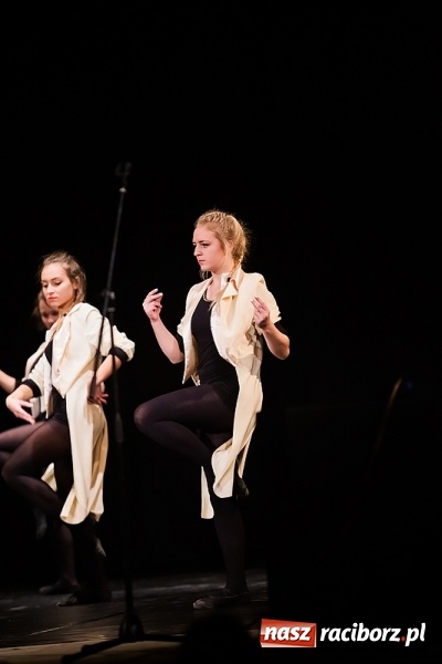 Zdjęcie w galerii na portalu naszraciborz.pl: Miejskie obchody Dnia Edukacji Narodowej w Strzesze. Wręczono nagrody prezydenta wiadomości z regionu