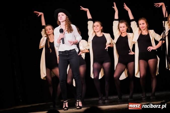 Zdjęcie w galerii na portalu naszraciborz.pl: Miejskie obchody Dnia Edukacji Narodowej w Strzesze. Wręczono nagrody prezydenta wiadomości z regionu