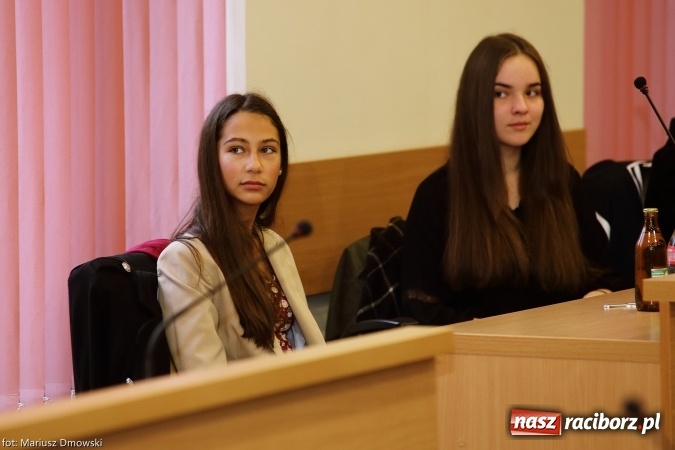 Zdjęcie w galerii na portalu naszraciborz.pl: Obradowała nowa Młodzieżowa Rada Miasta wiadomości z regionu
