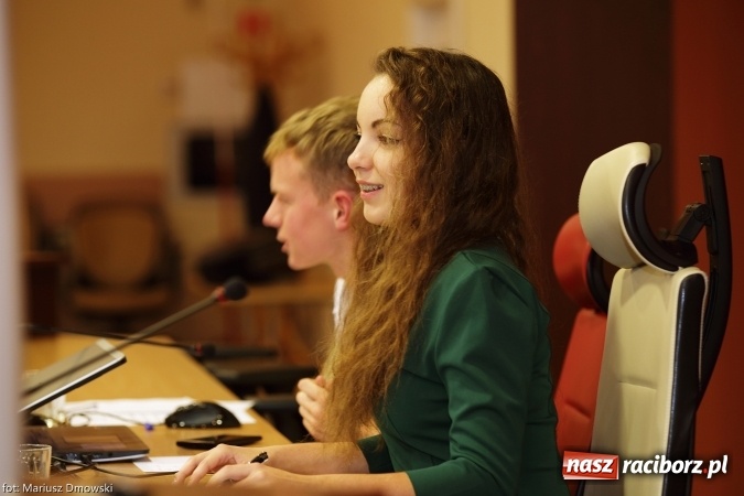 Zdjęcie w galerii na portalu naszraciborz.pl: Obradowała nowa Młodzieżowa Rada Miasta wiadomości z regionu