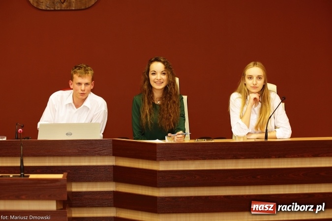 Zdjęcie w galerii na portalu naszraciborz.pl: Obradowała nowa Młodzieżowa Rada Miasta wiadomości z regionu