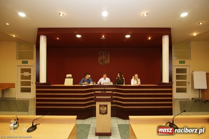 Zdjęcie w galerii na portalu naszraciborz.pl: Obradowała nowa Młodzieżowa Rada Miasta wiadomości z regionu