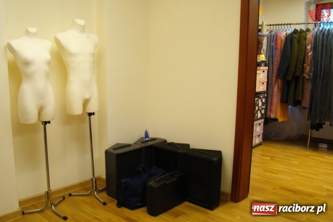 Zdjęcie w galerii na portalu naszraciborz.pl: Falbanka i szabelka - premiera spektaklu w nowej obsadzie już 23 października na Zamku Piastowskim w Raciborzu wiadomości z regionu