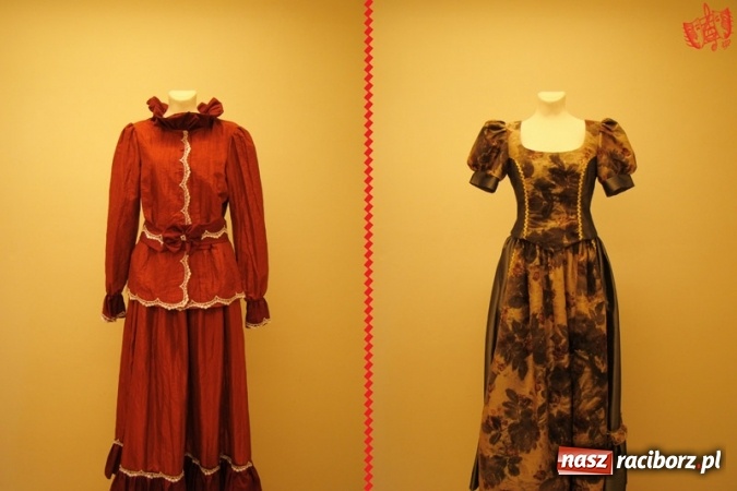 Zdjęcie w galerii na portalu naszraciborz.pl: Falbanka i szabelka - premiera spektaklu w nowej obsadzie już 23 października na Zamku Piastowskim w Raciborzu wiadomości z regionu