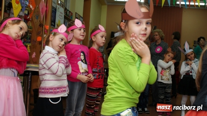 Zdjęcie w galerii na portalu naszraciborz.pl: Sto lat dla Kubusia Puchatka w bibliotece! wiadomości z regionu