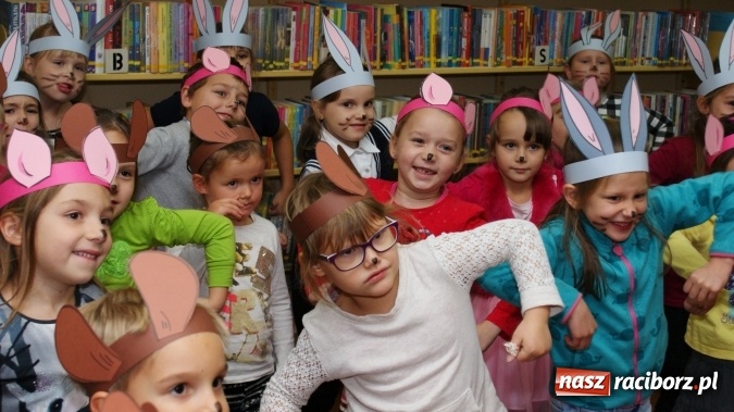 Zdjęcie w galerii na portalu naszraciborz.pl: Sto lat dla Kubusia Puchatka w bibliotece! wiadomości z regionu