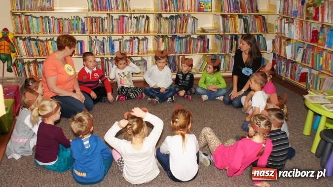 Zdjęcie w galerii na portalu naszraciborz.pl: Sto lat dla Kubusia Puchatka w bibliotece! wiadomości z regionu