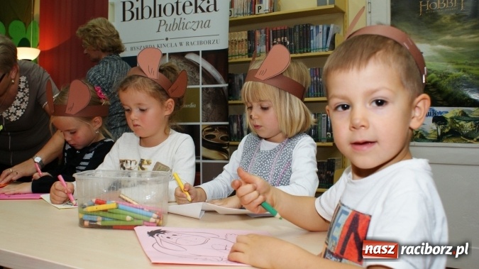 Zdjęcie w galerii na portalu naszraciborz.pl: Sto lat dla Kubusia Puchatka w bibliotece! wiadomości z regionu