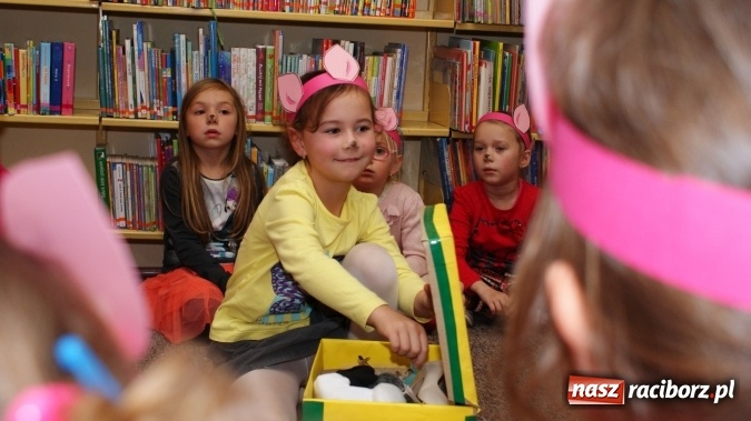 Zdjęcie w galerii na portalu naszraciborz.pl: Sto lat dla Kubusia Puchatka w bibliotece! wiadomości z regionu