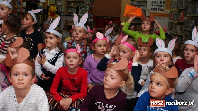 Zdjęcie w galerii na portalu naszraciborz.pl: Sto lat dla Kubusia Puchatka w bibliotece! wiadomości z regionu