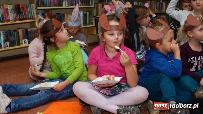 Zdjęcie w galerii na portalu naszraciborz.pl: Sto lat dla Kubusia Puchatka w bibliotece! wiadomości z regionu